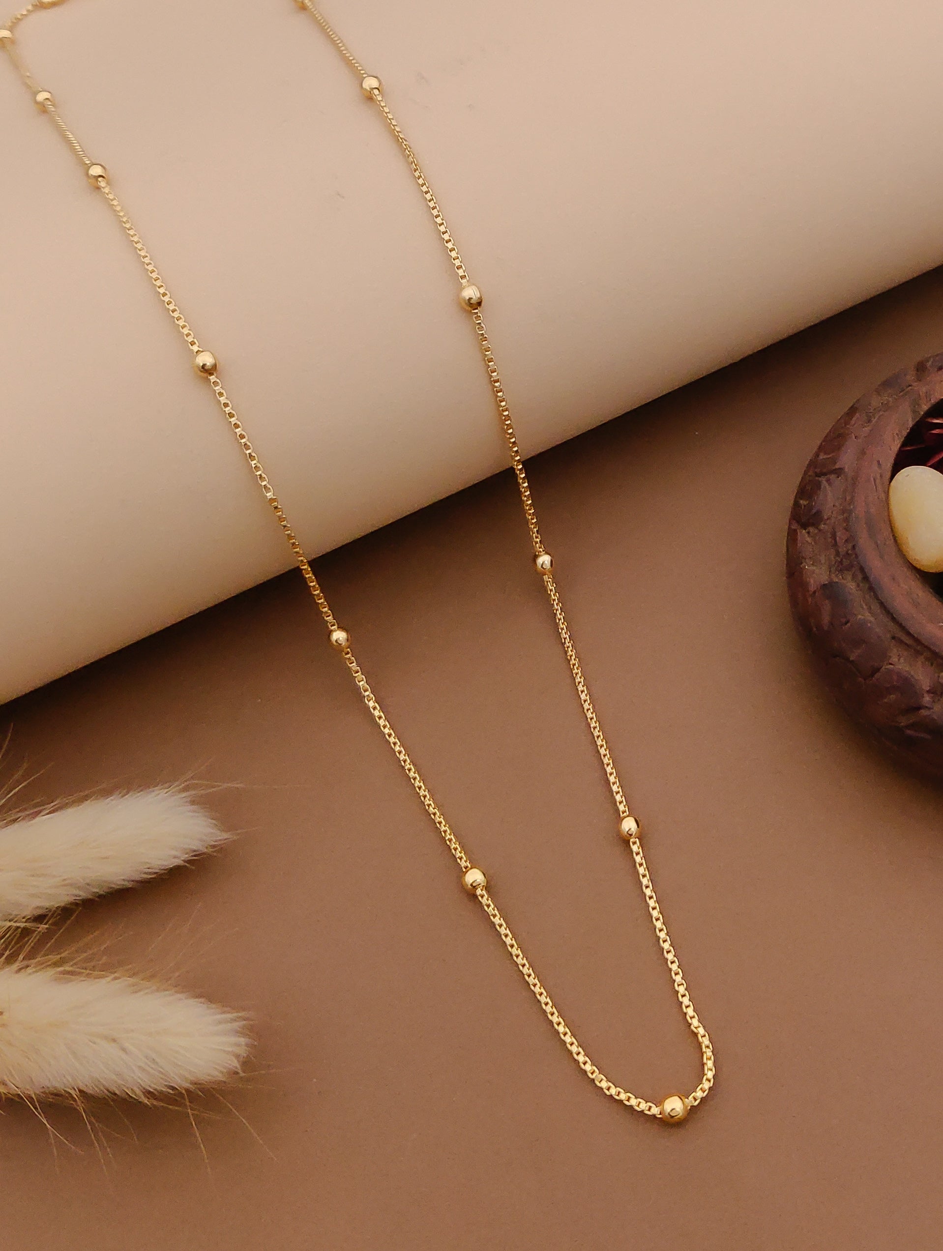 Minimal Beaded Station Chain