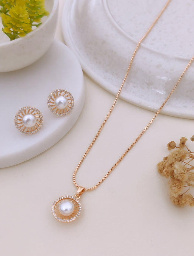 Serena Rose Gold Pearl Halo Necklace Set Hover Image